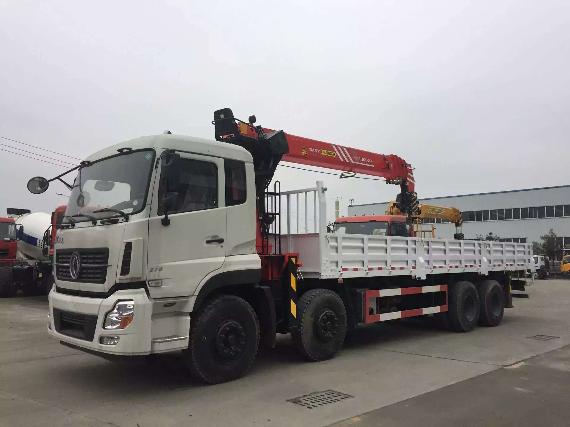 Dongfeng truck mounted mobile crane