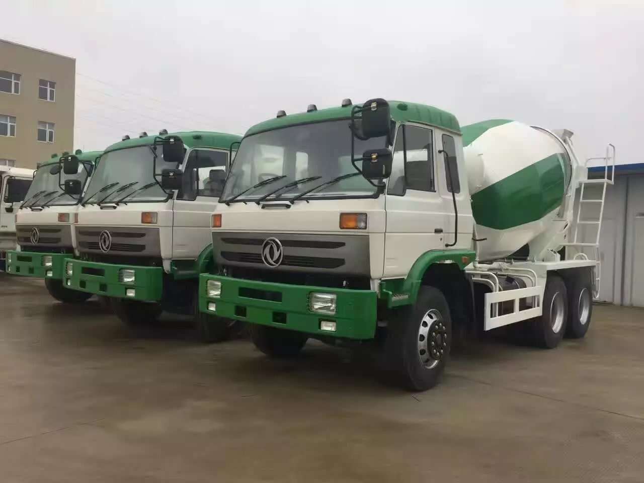 Dongfeng mobile volumetric concrete mixers