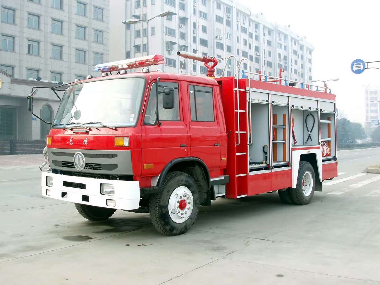 ultra high pressure brush fire fighting truck