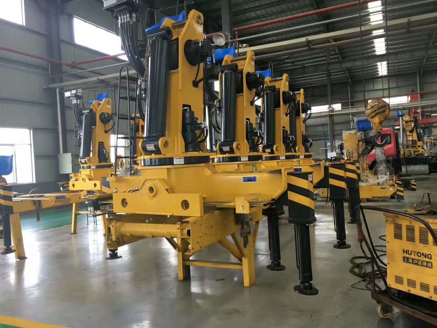 How to Choose a Truck with Crane?